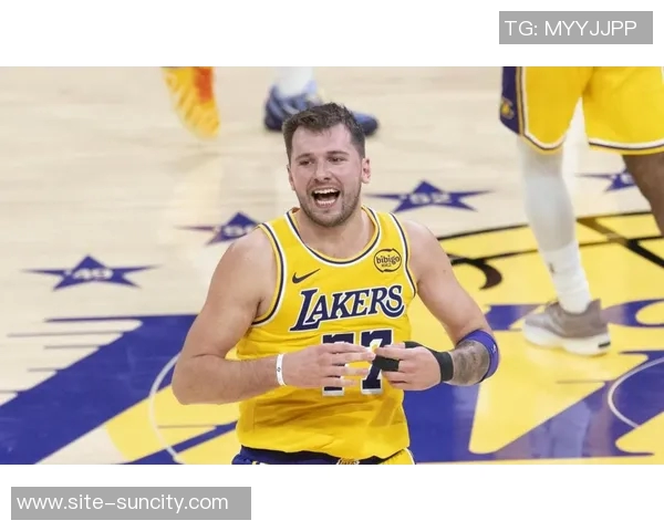 重温去年大交易评析东契奇加盟湖人获高分勇士引进巴特勒表现平平